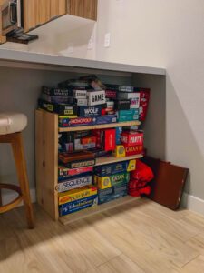 Blogger Demi Bang makes a DIY bookcase at home.